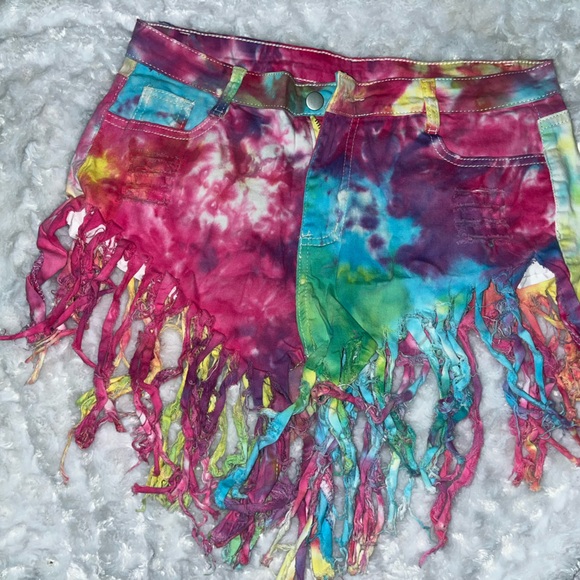 Women’s Shorts - Picture 1 of 4
